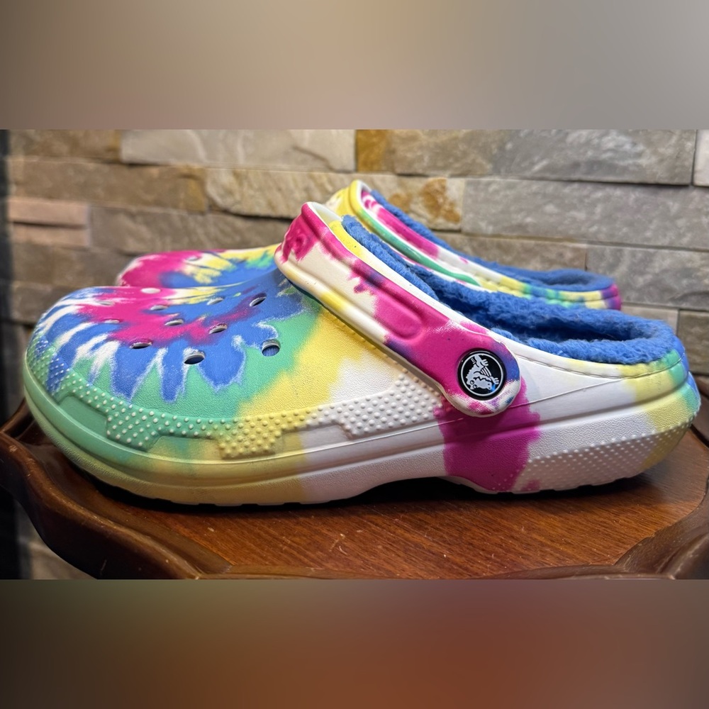 Crocs M-5 W-7 Classic Lined Tie-Dye Clogs Mules Beach Water Shoes EUC